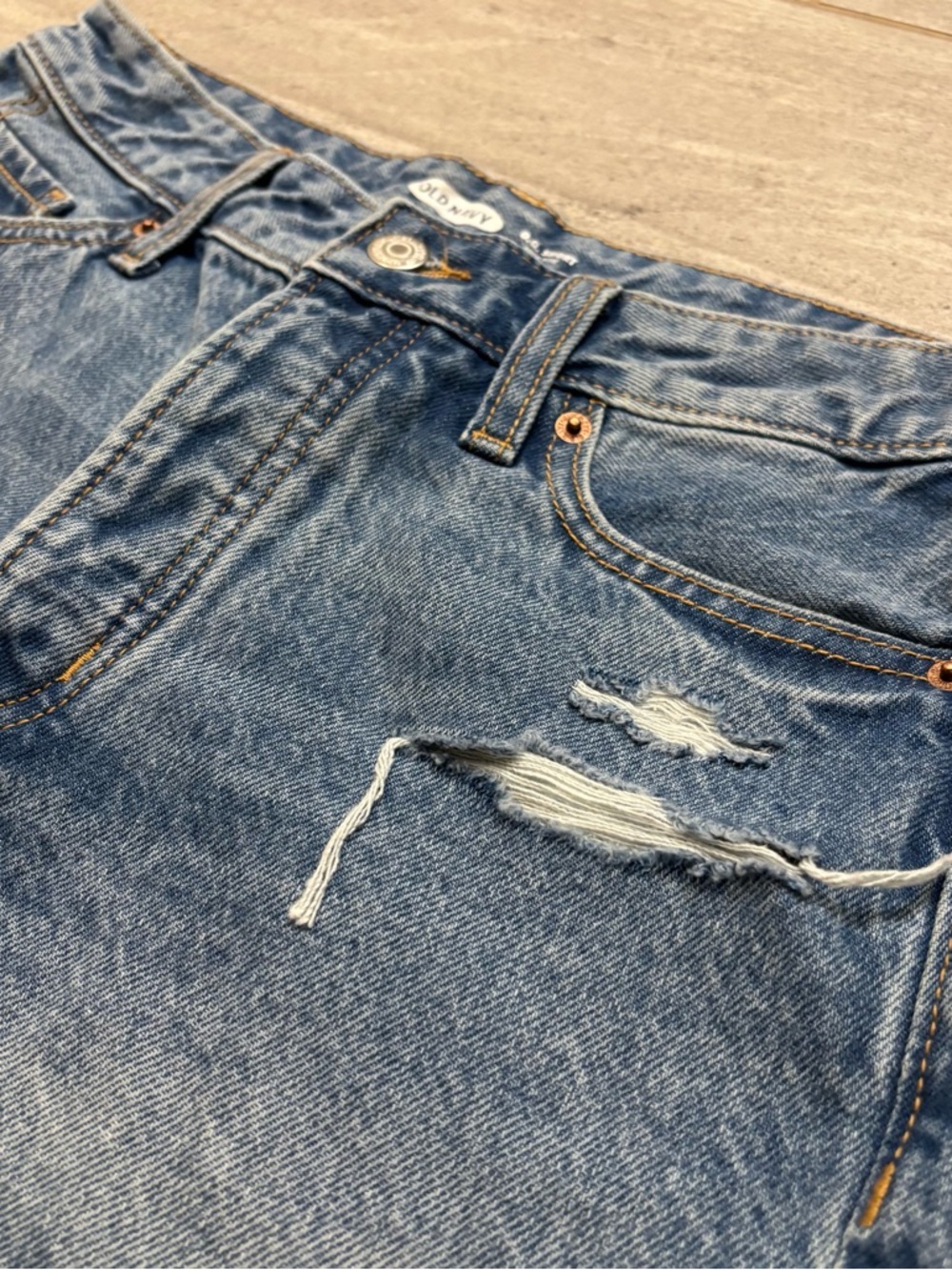 Old Navy OG Cut-Off Jean Shorts - Picture 2 of 8